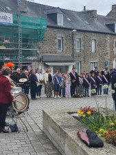 8 MAI 005