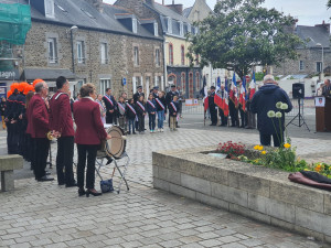 8 MAI 008