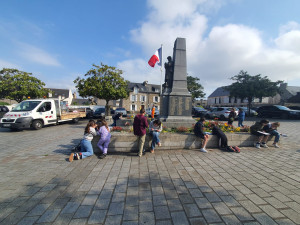 8 MAI 011