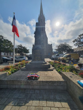 8 MAI 015